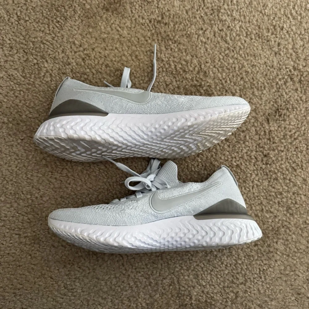 NIKE epic react flyknit running shoes - Picture 5 of 8